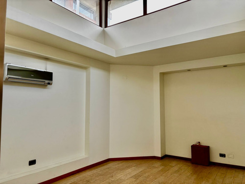 Excelente Casa Comercial Nueva Costanera - Vitacura, 4 Dorm