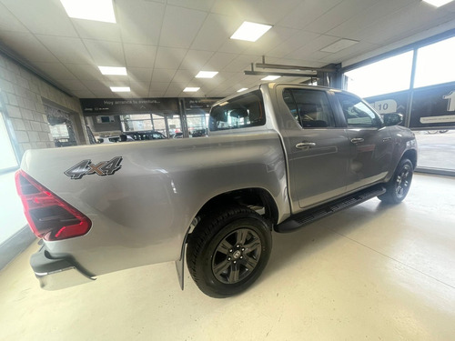 Imagen 11 de 19 de Toyota Hilux 2.8 Srv At 4x4