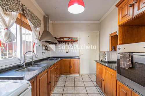Venta Casa 5 Ambientes Con Garaje, Quincho Y Piscina En Haedo.