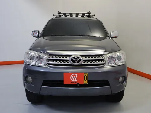Toyota Fortuner 2.7 At 7psj 4x2