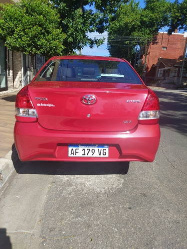 Imagen 6 de 12 de Toyota Etios 2021 1.5 Sedan X