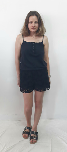 Short Negro Encaje Forrado Talle 40/ 42