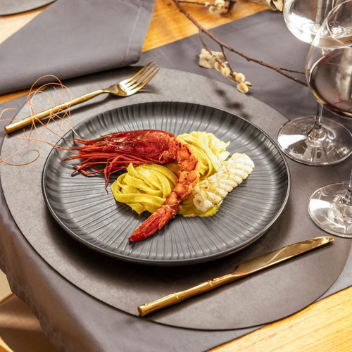 Juego de cena y té Oxford Flat Onyx de 30 piezas Color Negro