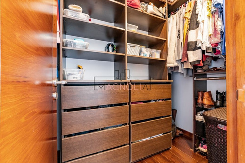 Casa En Venta De 5 Dorm. En Lo Barnechea
