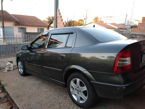Chevrolet Astra Sedan 2001 2.0 Gls 4p