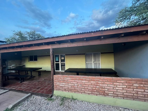 Tres Casas Quintas En Zocchi 2924 Esq. Domínguez
