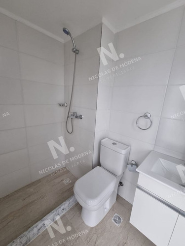 Imagen 9 de 17 de Vende Apartamento De 2 Dormitorios En Playa Mansa, Punta Del Este. Con Parrillero - Punta Del Este Mansa