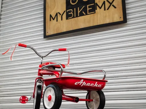 Triciclo Apache Cl sico Rojo Con Caja Trasera Metal Y Casco