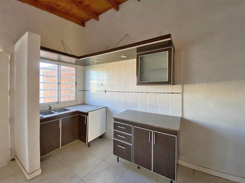 Imagen 3 de 16 de Casa Ph - 2 Ambientes - Merlo - Oportunidad