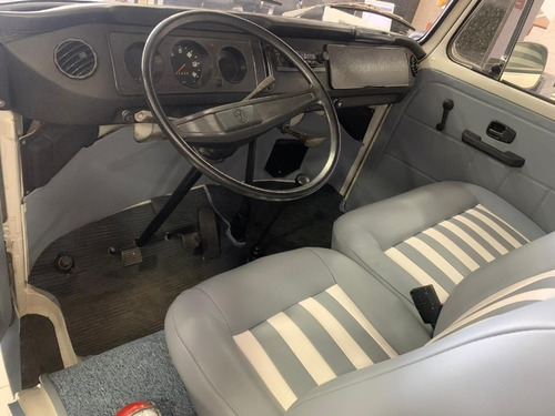 Imagem 7 de 10 de Volkswagen Kombi 1.6