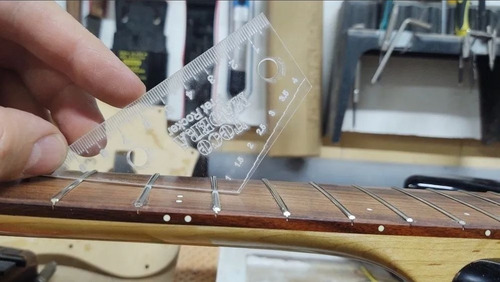Imagen 2 de 3 de Fret Rocker, Con Regla Y Medidor De Altura De Acrilico