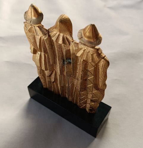 Escultura Emilio Pettoruti. Arlequines - El Improvisador '37 Dorado (Usado)