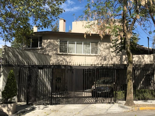 Lomas De Vista Hermosa, Venta De Casa En Calle Cerrada