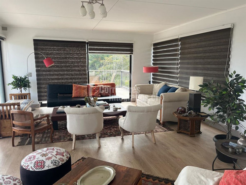 Casa En Venta De 4 Dorm. En Santo Domingo Oportunidad