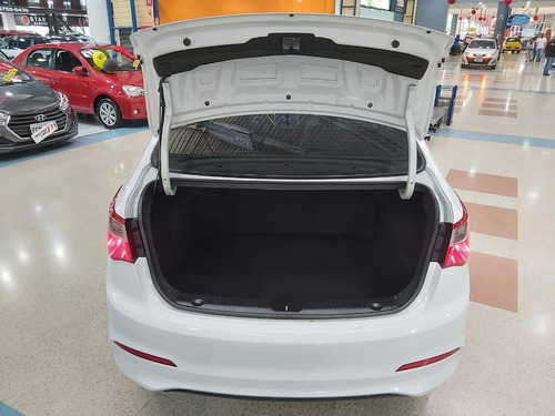Imagem 13 de 14 de Hyundai Hb20s 1.6 Comfort * C/ Apenas 42.000 Km *
