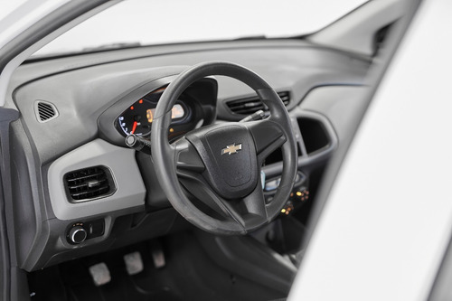 Imagen 12 de 14 de Chevrolet Onix 1.4 Ls Joy+ 2017