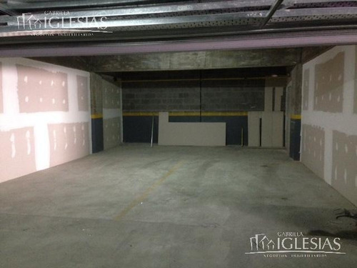 Imagen 2 de 10 de Cochera Subterranea Cubierta Cerrada Dos Autos En Alquiler