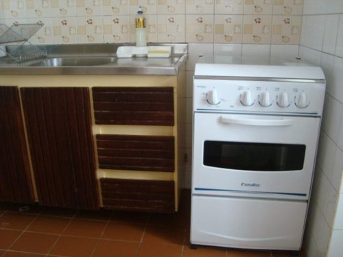 Imagem 10 de 14 de Apartamento De 1/4, Nascente, Mobiliado, Varanda, Área De Serviço - Cv67a11 - 70300214
