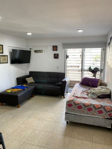 Imagen 5 de 14 de Departamento De 2 Ambientes Con Balcon En Venta - Moron Centro
