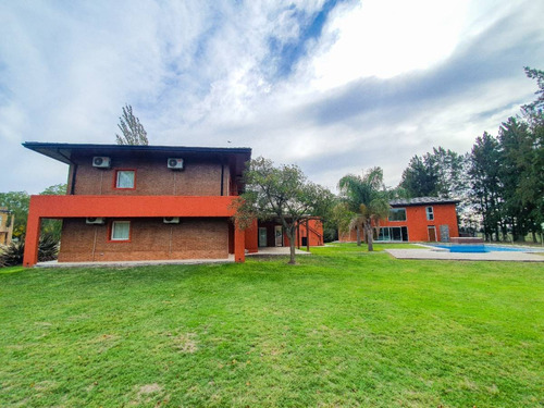 Haras Del Sur. Casa En Venta