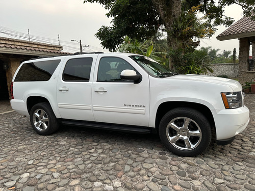 Chevrolet Suburban D Piel Aa Dvd Qc 4x4 At