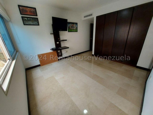 Ag. Vende Hermoso Apartamento Ubicado En Urb. Las Mesetas De Santa Rosa De Lima.