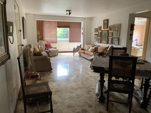 Imagen 2 de 12 de Amplio Apartamento En Venta Urbanización Macaracuay