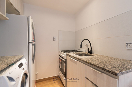 Imagen 5 de 12 de Departamento 2 Ambientes Con Balcon Aterrazado Reciclado Y Amoblado