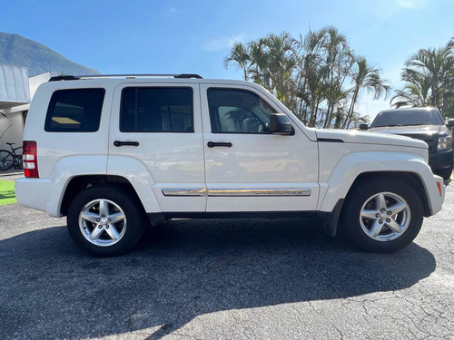 Imagen 8 de 15 de Jeep Cherokee Liberty Limited 4x4