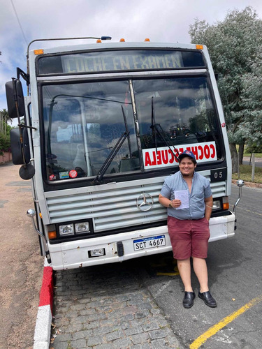 Imagen 4 de 5 de Academia / Coche Escuela/ Omnibus / Auto / Profesional