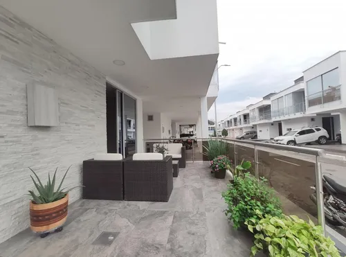 Casa En Venta En Palma Dorada. Cod V25761