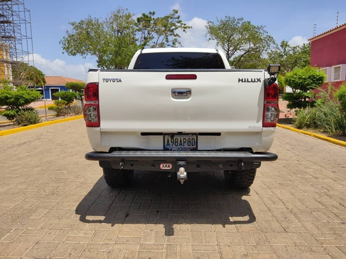 Imagen 7 de 14 de Toyota Hilux Kavak 4x4