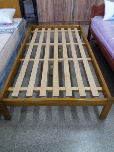 Cama 1 Plaza Y Media Otomana Madera Maciza Guatambu - 1x190