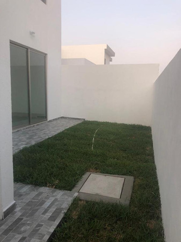 Imagen 7 de 20 de Lomas De La Rioja, Casa En Venta Con Recámara Eh Planta Baja Y Roof Garden Con Espectacular Vista