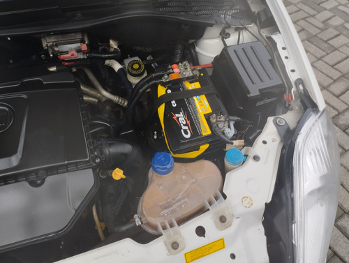 Fiat Punto 1.6 16v Essence Flex 5p