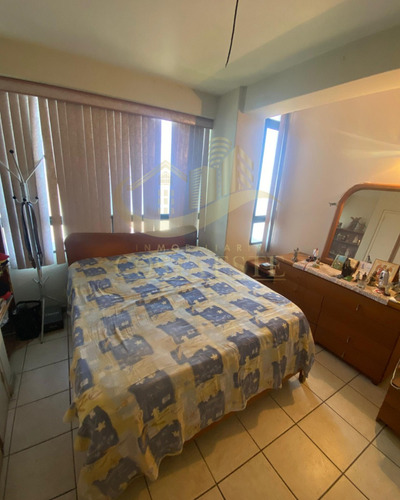 Venta Amplio Apartamento Ubicado En Urb La Llanada Ref 2408