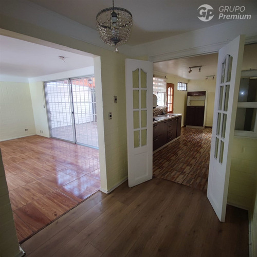 Casa En Venta De 3d 2b Y 1e En Puente Alto