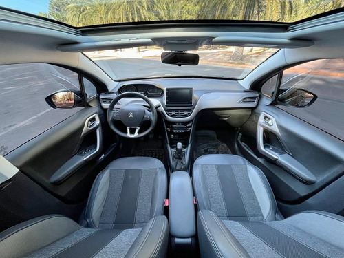 Imagen 7 de 10 de Peugeot 208 1.6 5ptas Feline 115cv