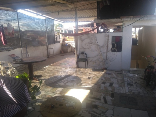 Imagen 8 de 21 de Vendo Casa De 3 Pisos Muy Serca A La Via Principal .