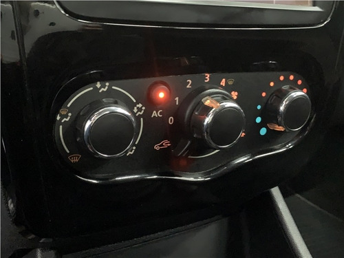 Imagem 8 de 14 de Renault Sandero 1.6 Stepway 8v Flex 4p Manual