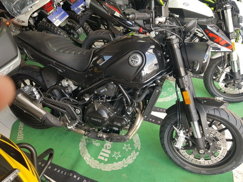 Imagen 1 de 8 de Benelli Leoncino 500 En Sbk Motos