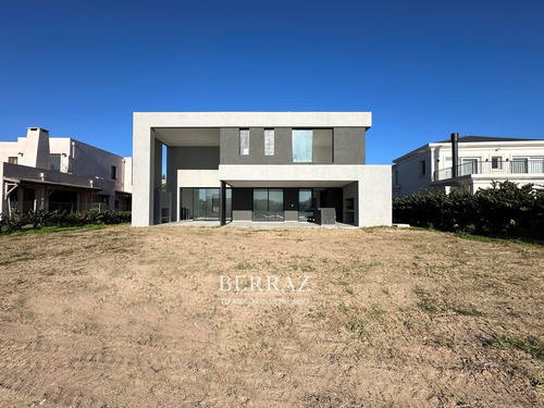 Casa Venta 5 Ambientes A La Laguna En Barrio San Matías Area 5 Escobar Lote De 974,75 M2