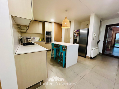 Casa En Venta De 4 Dorm. En Peñalolén Sector Las Pircas