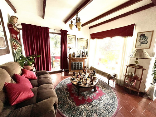 Casa En Venta De 5 Dorm. En Las Condes
