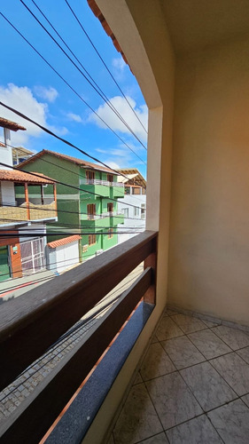 Prédio Com Três Apartamentos Por R$650.000,00