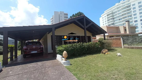 Casa En Alquiler Anual De 3 Dormitorios En Zona Aidy Grill