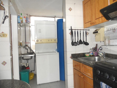 Venta De Amplio Apartamento En Los Ruices / Gc