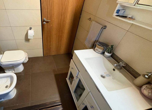 Casa En Venta - 4 Dormitorios 1 Baño - La Reja