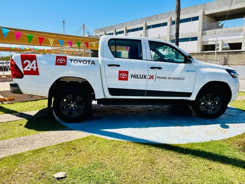 Toyota Hilux 2.7 Cabina Doble Sr Mt