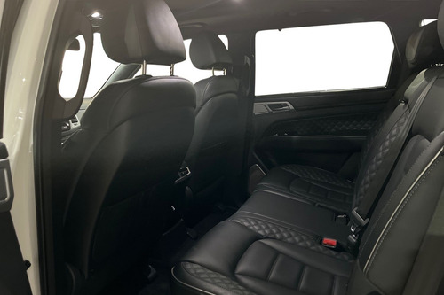 SsangYong Rexton (IN) 2.2 LIMITED PLUS AT 4X4 DIESEL
